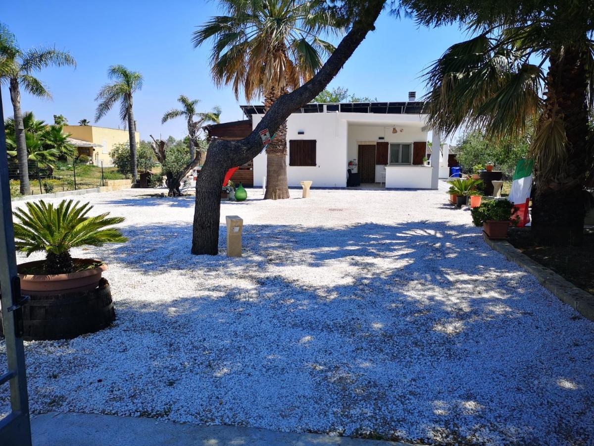 B&B Angolo Magico Parabita Esterno foto